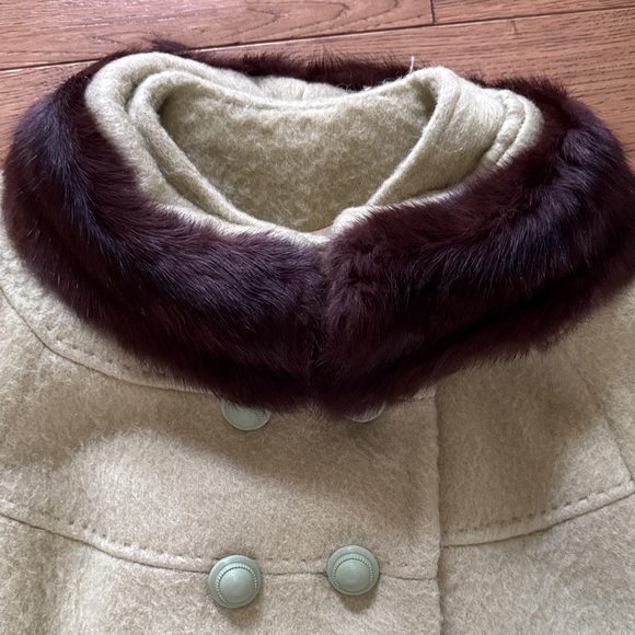 VINTAGE Tailor Made Wool Coat with Fur Collar😊 - Picture 5 of 16